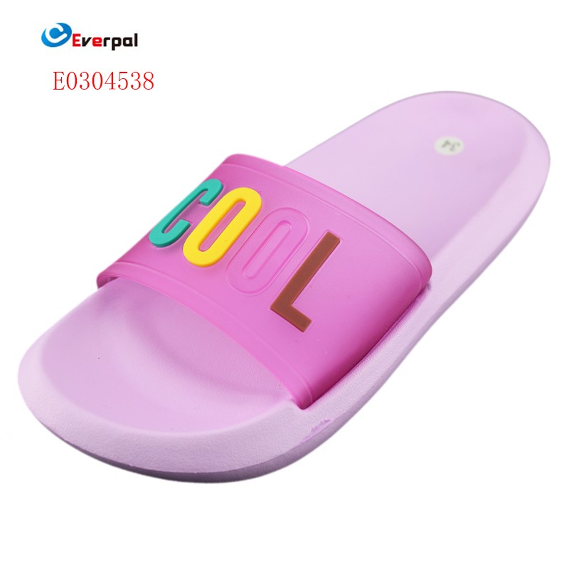 Pink diapozitivi za dekleta: menjava iger v izobraževalnem orodju